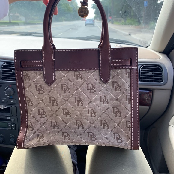 Dooney and Bourke purse - Picture 2 of 7